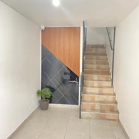 S32 Bello Apartamento Con Balcon En Laureles Estadio Medellin Exterior photo