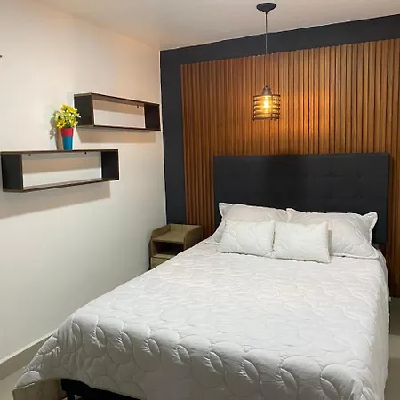 S32 Bello Apartamento Con Balcon En Laureles Estadio Medellin Exterior photo