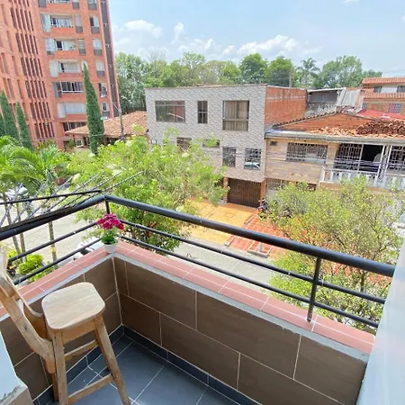 S32 Bello Apartamento Con Balcon En Laureles Estadio Medellin Exterior photo
